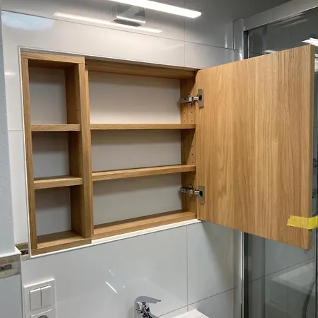 Schoene 1-zimmer-wohnung In Der Altstadt Apartment *