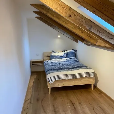 Apartment Schoene 1-zimmer-wohnung In Der Altstadt *